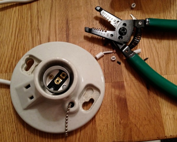 Porcelain Lampholder