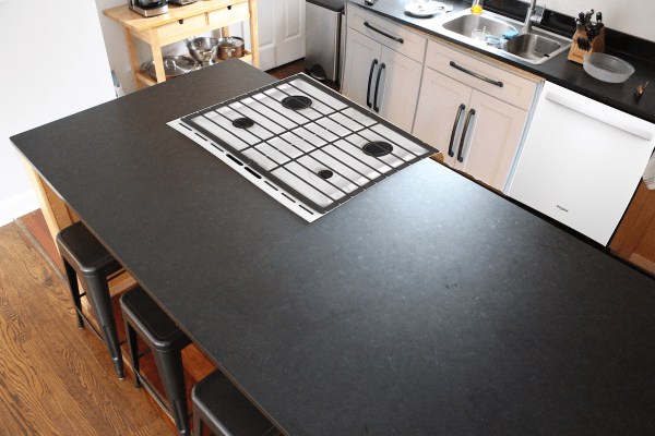 Range in Island White Cabinets.png