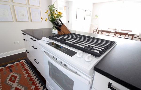 Kitchen Range White.jpg