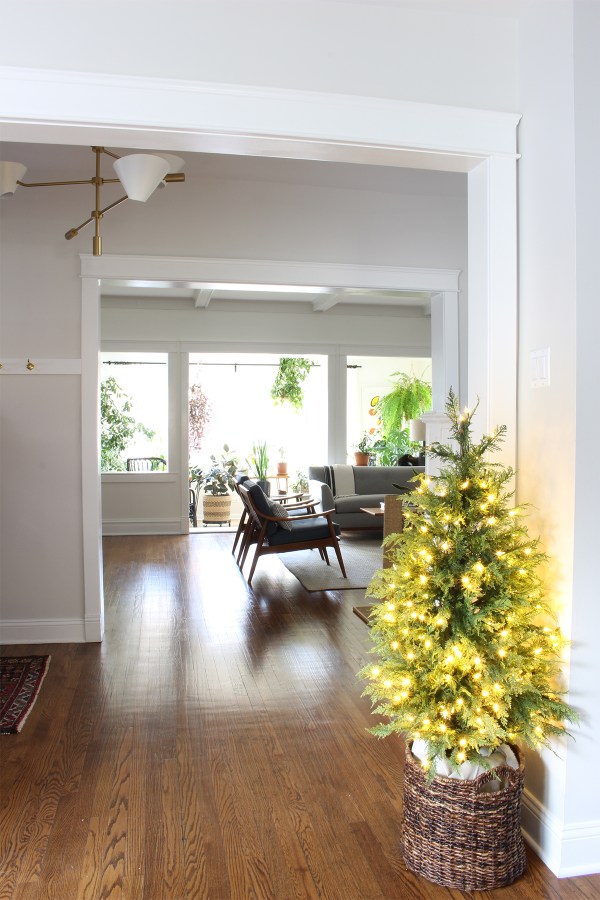 Kitchen Moulding.jpg